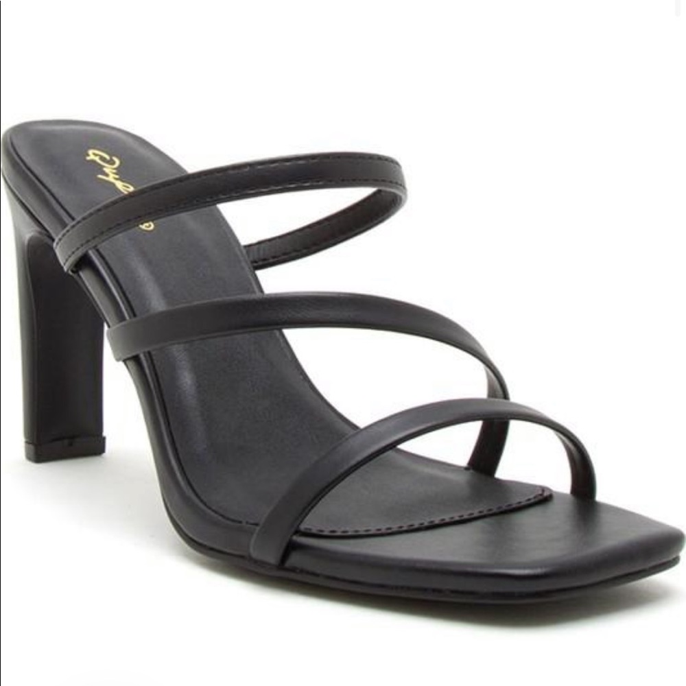 Black Square-Toe Strappy Sandals